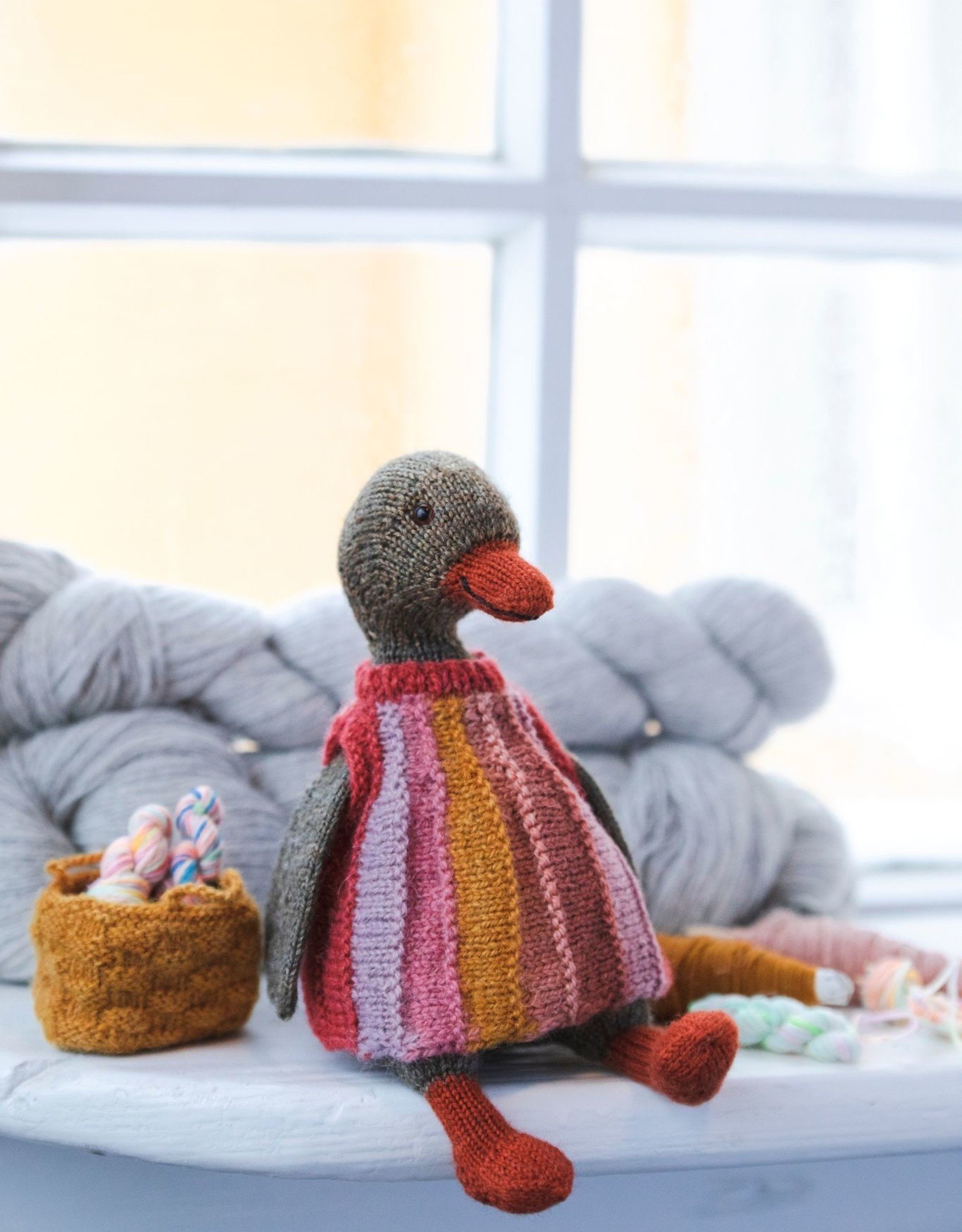 Laine Mouche & Friends: Seamless Toys to Knit and Love by Cinthia Vallet
