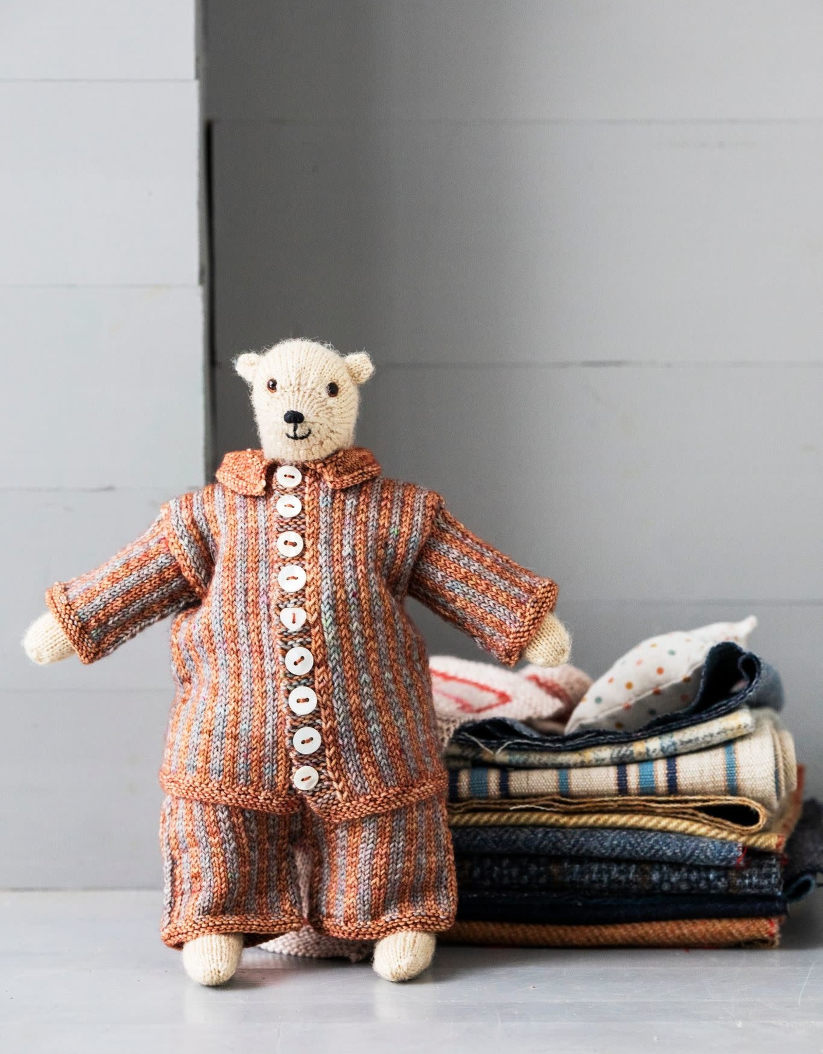 Laine Mouche & Friends: Seamless Toys to Knit and Love by Cinthia Vallet