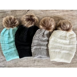 Women’s Ribbed Pom Beanie