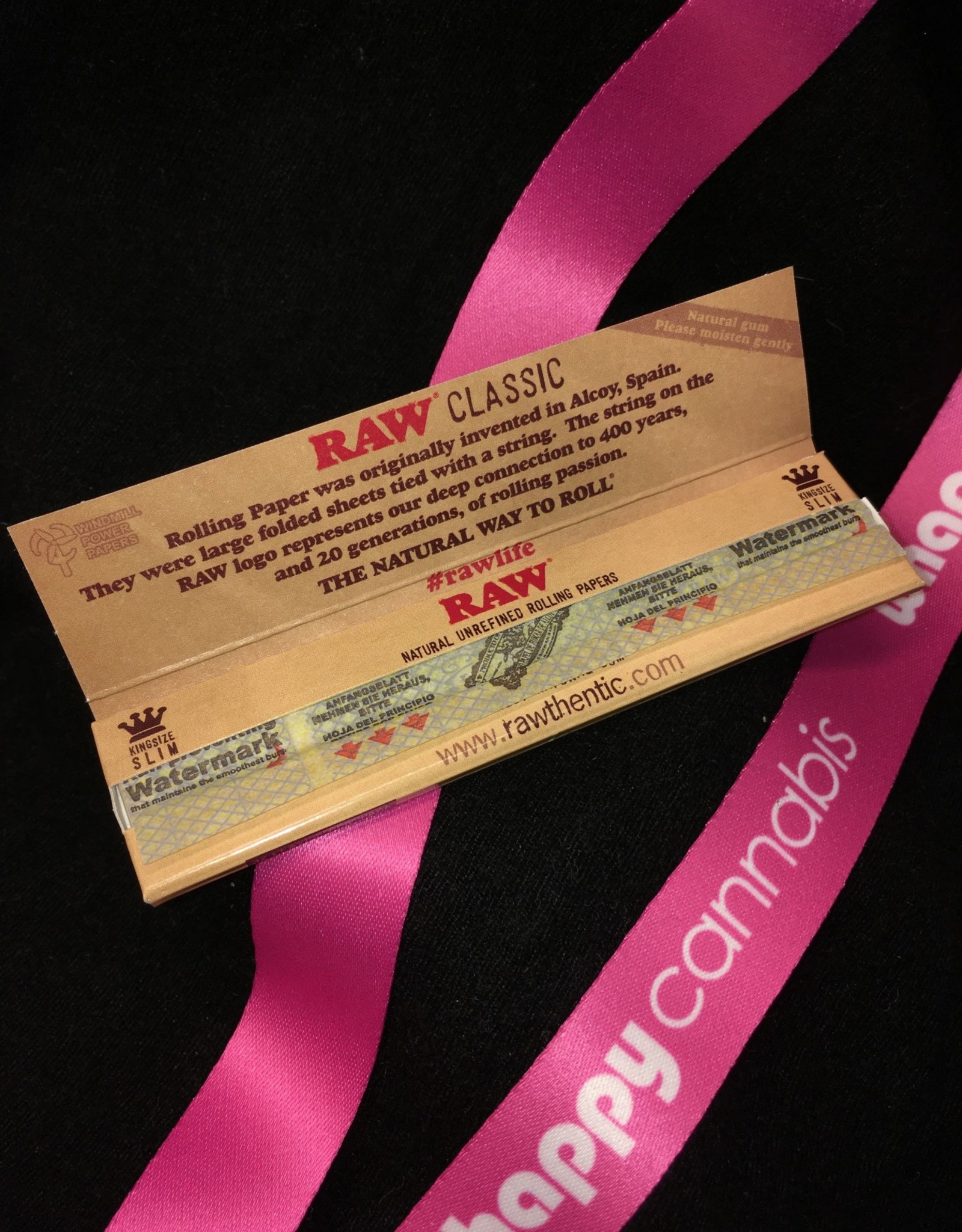 RAW RAW - Classic Kingsize Slim Rolling Papers No Tips