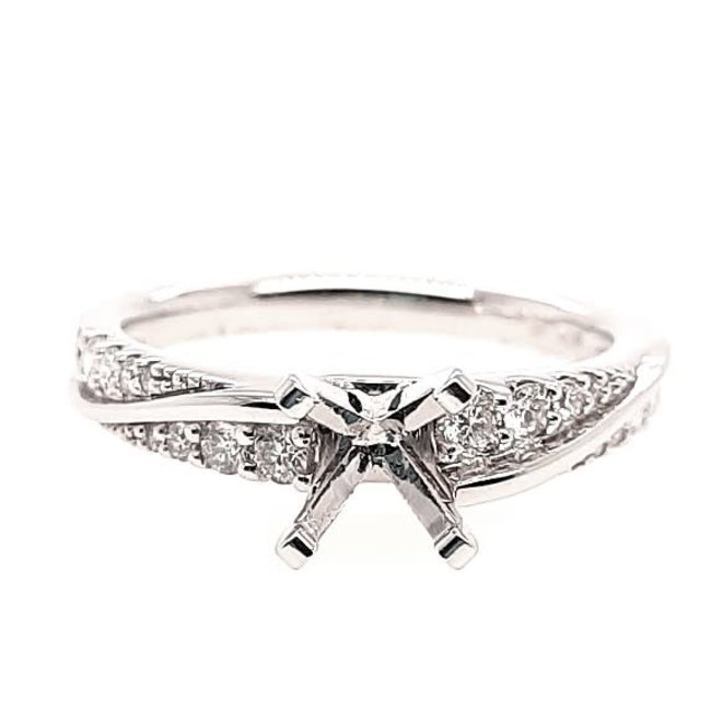 Diamond (0.24 ctw)  twist setting, 14k white gold 3.7 gr