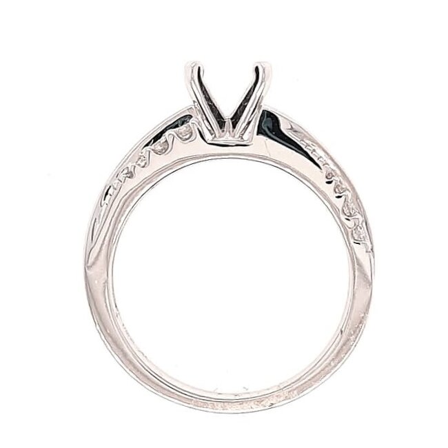 Diamond (0.24 ctw)  twist setting, 14k white gold 3.7 gr