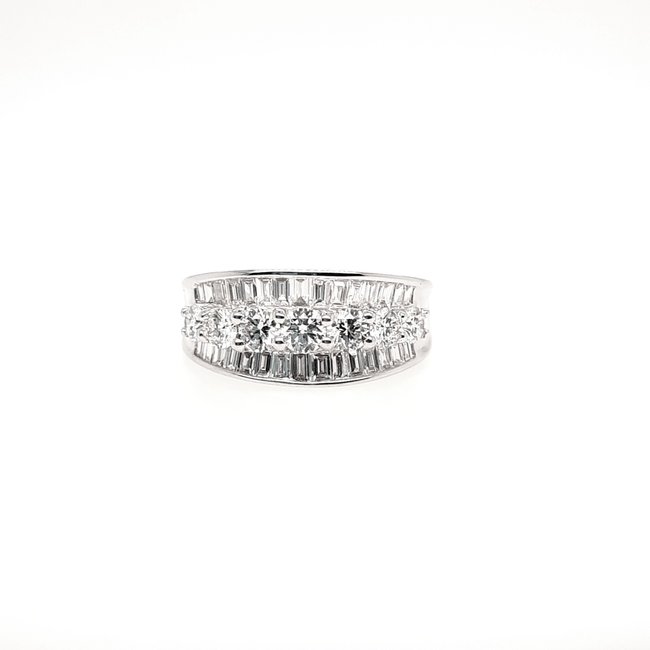 Baguette And Round Diamond Band (1.44 ctw)