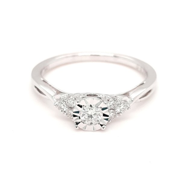 Diamond (0.27ctw) illusion set solitaire ring 14k white gold