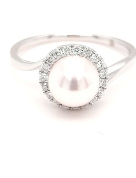 Pearl and Diamond Ring 0.15 ctw