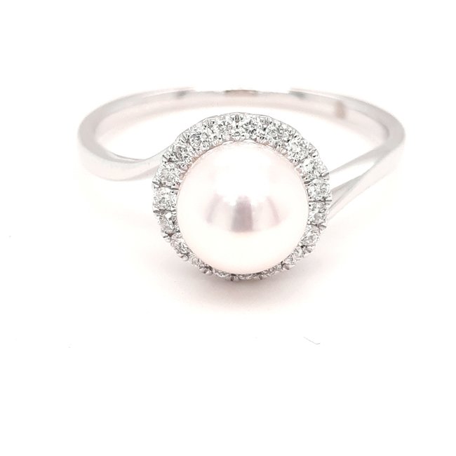 Pearl and Diamond Ring 0.15 ctw