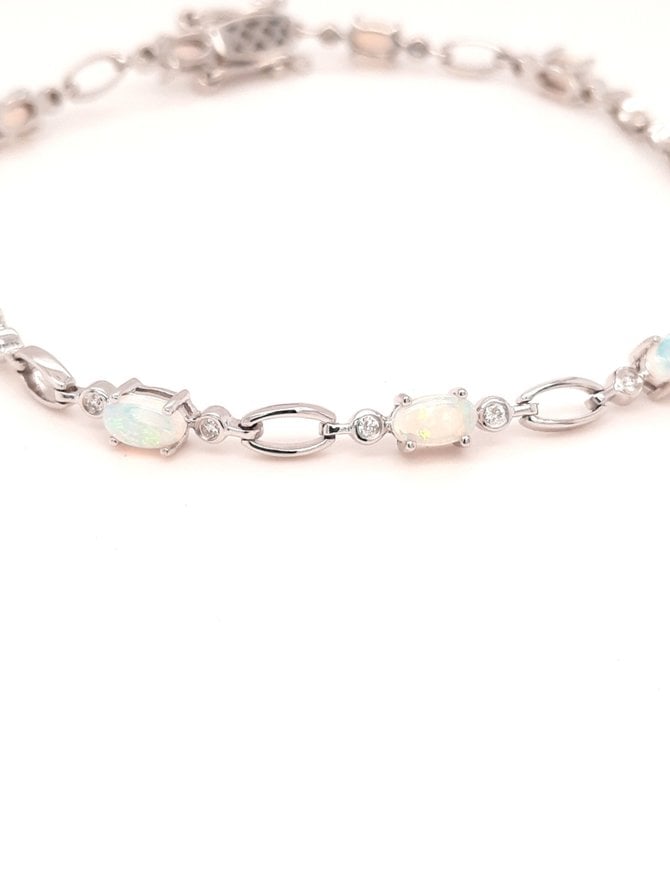 Opal (1.51 ctw) And Diamond (0.16 ctw) Bracelet