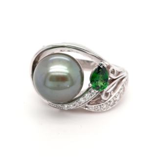 TQ Original Tahitian pearl, tsavorite and diamond ring,14K white gold