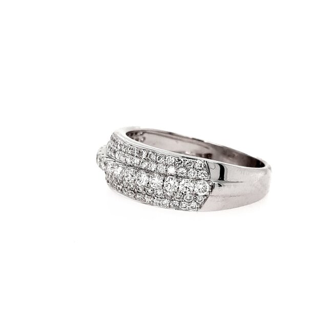 Diamond (0.85ctw) raised center pave band 18k white gold