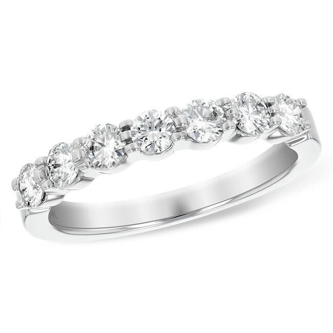 Diamond (0.75 ctw) 7 stone band, 14k white gold 2.9 gr