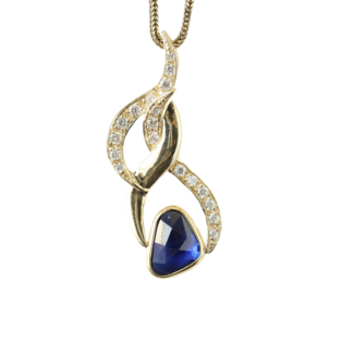 TQ Original blue sapphire & diamond pendant 14k yellow gold