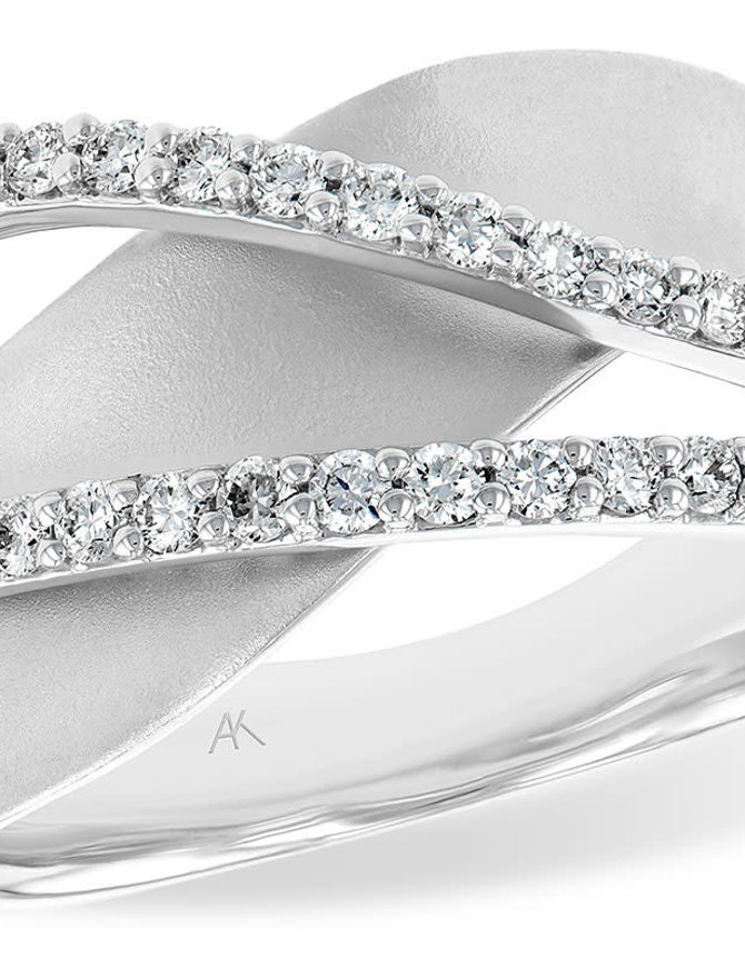 Diamond Crossover Ring (0.38 ctw)