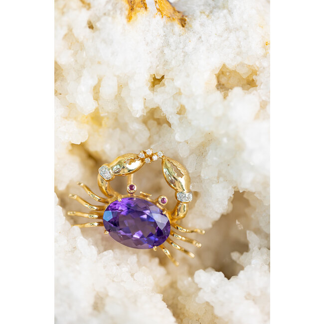 Amethyst (8 ct) diamond & Ruby accented crab pin/pendant 14k yellow gold
