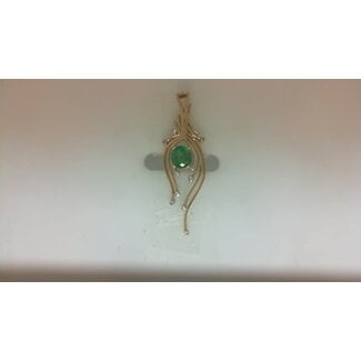 TQ Tsavorite Garnet & diamond pendant 18k yellow gold