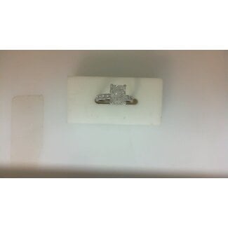 Diamond (1.95 ct ctr/2.7 ctw) radiant cut prong set band ring 14k white gold