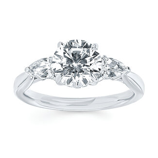 Diamond (0.32 ctw/CZ ctr) oval & pear setting 3.7 gr