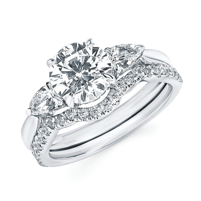 Diamond (0.32 ctw/CZ ctr) oval & pear setting 3.7 gr