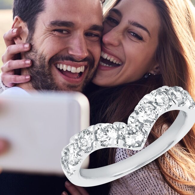 Diamond (1.0 ctw) chevron contour band 14k white gold 3.4 gr