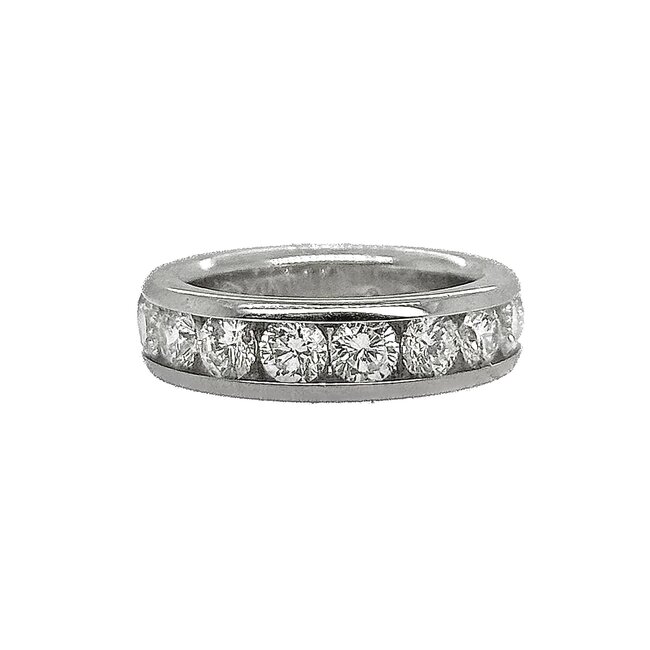 Diamond (2.00ctw) channel set band, 14k white gold 9.2 gr