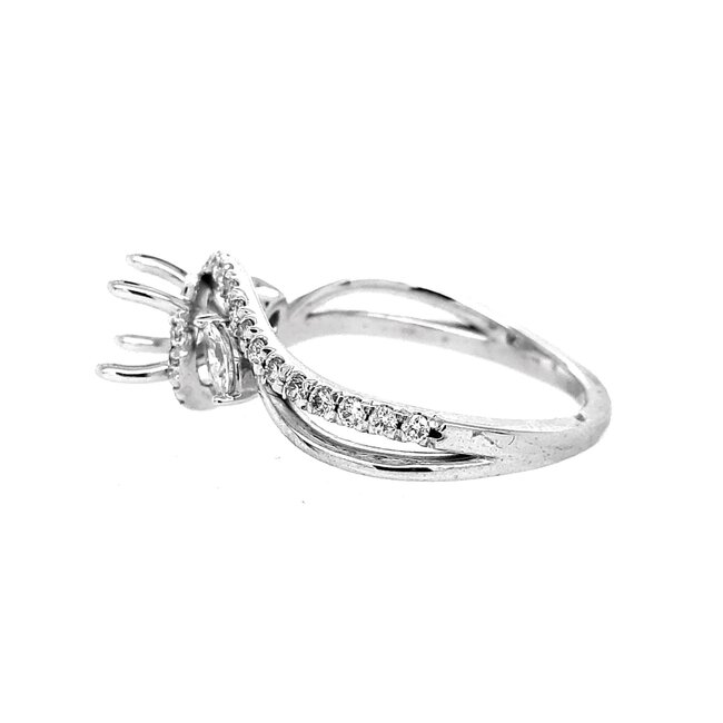 Diamond (0.30ctw) swirl w/baguette setting, 14k white gold 2.9 gr