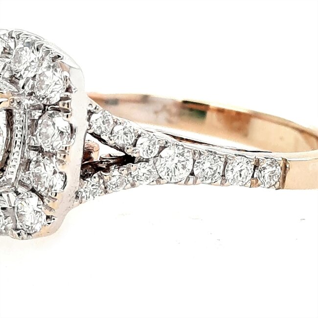 Diamond (0.90ctr/2.15ctw) square halo round center ring, 18k white gold 6.2 gr