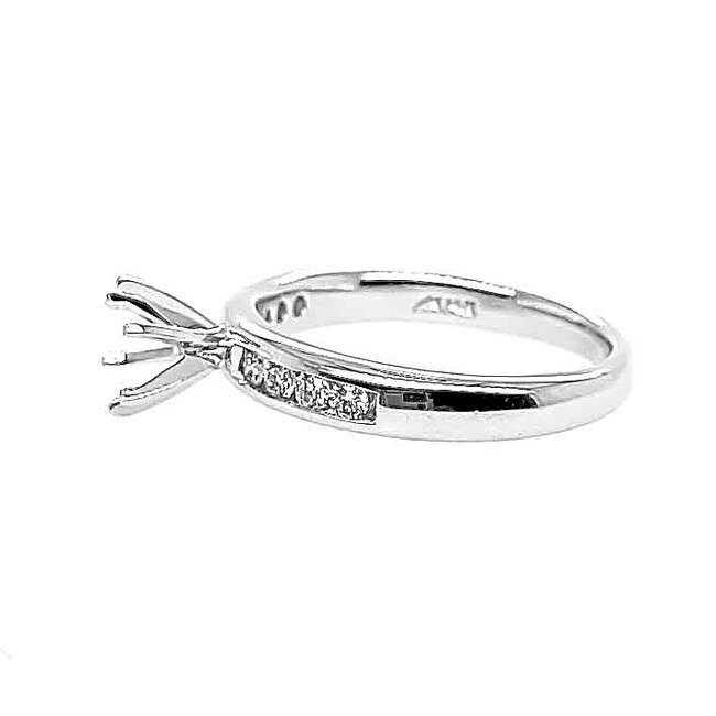 Diamond (0.20 ctw) channel set engagement setting, 14kt  white gold 3.0 gr
