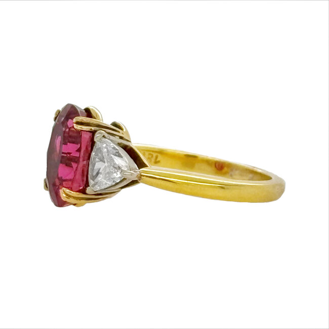 Pink tourmaline (2.5 ct) & diamond (0.66ctw) ring, 18k yellow gold