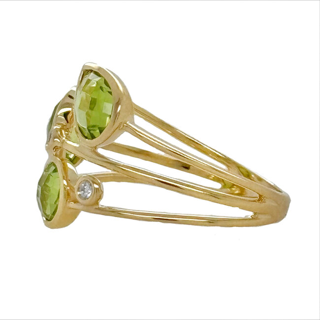 Peridot / diamond accent 3 stone fashion ring 14k yellow gold
