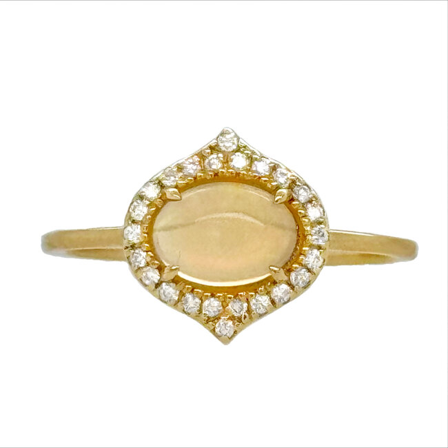 Opal (0.75ct) & diamond ring 14k yellow gold
