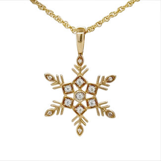Diamond (0.07ctw) snowflake pendant, 14k yellow gold