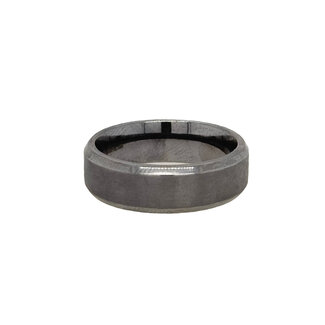Tantalum satin finish beveled edge band, size 10
