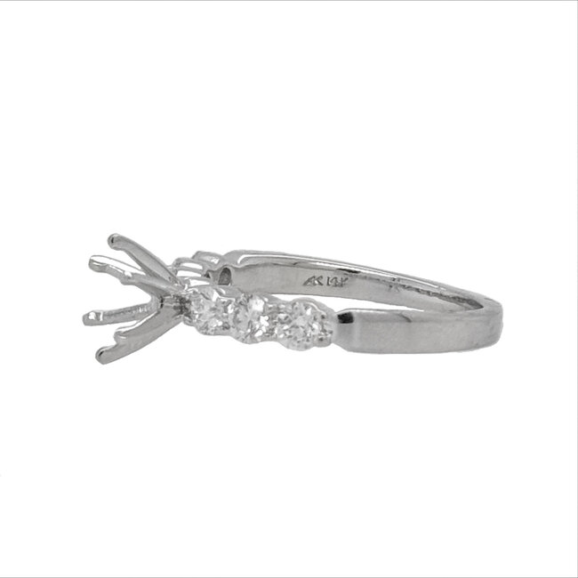 Diamond ( 0.65 ctw) prong set engagement setting, 14k white gold 3.7 gr