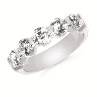 Diamond (1.50 ctw) 5 stone band 14k white gold 5.2 gr