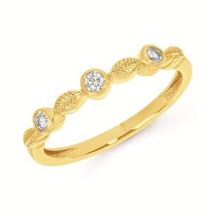 **Diamond (0.11 ctw) bezel set 3 stone band 14k yellow gold