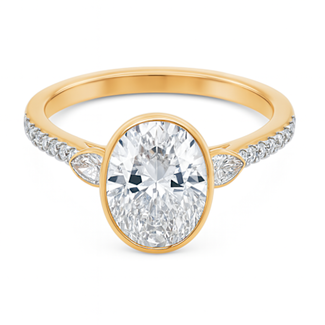 LAB GROWN Diamond (1.5 ct ctr/2.0 ctw) oval ring 14k yellow gold 3.2 gr