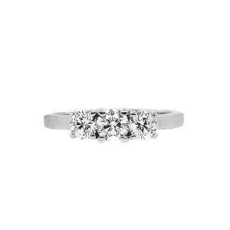 Diamond (1 ctw) 3 stone ring 14k white gold 3.7 gr