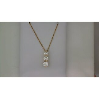 LAB GROWN Diamond (1.5 ctw) graduated 3 stone pendant w/chain 14k yellow gold 3.1 gr