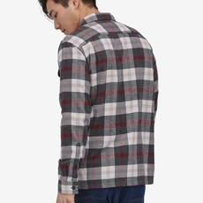 Patagonia Patagonia Men's Long Sleeved Organic Cotton Midweight Fjord Flannel Shirt Forage Ink Black FINAL SALE