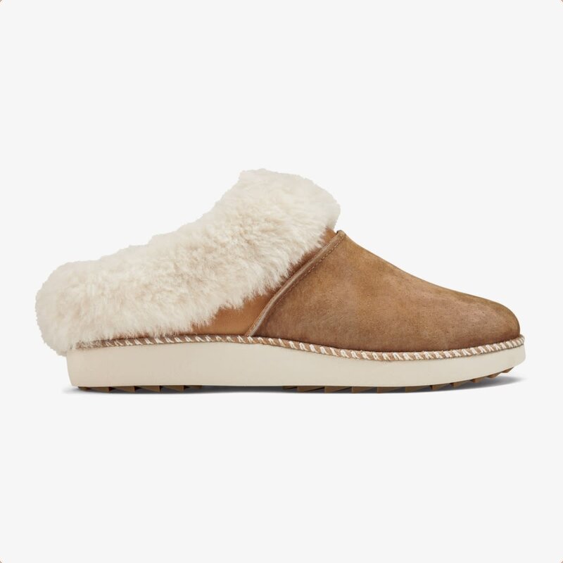 OluKai Ku‘i Women’s Slip-On Slippers Tan / Bone