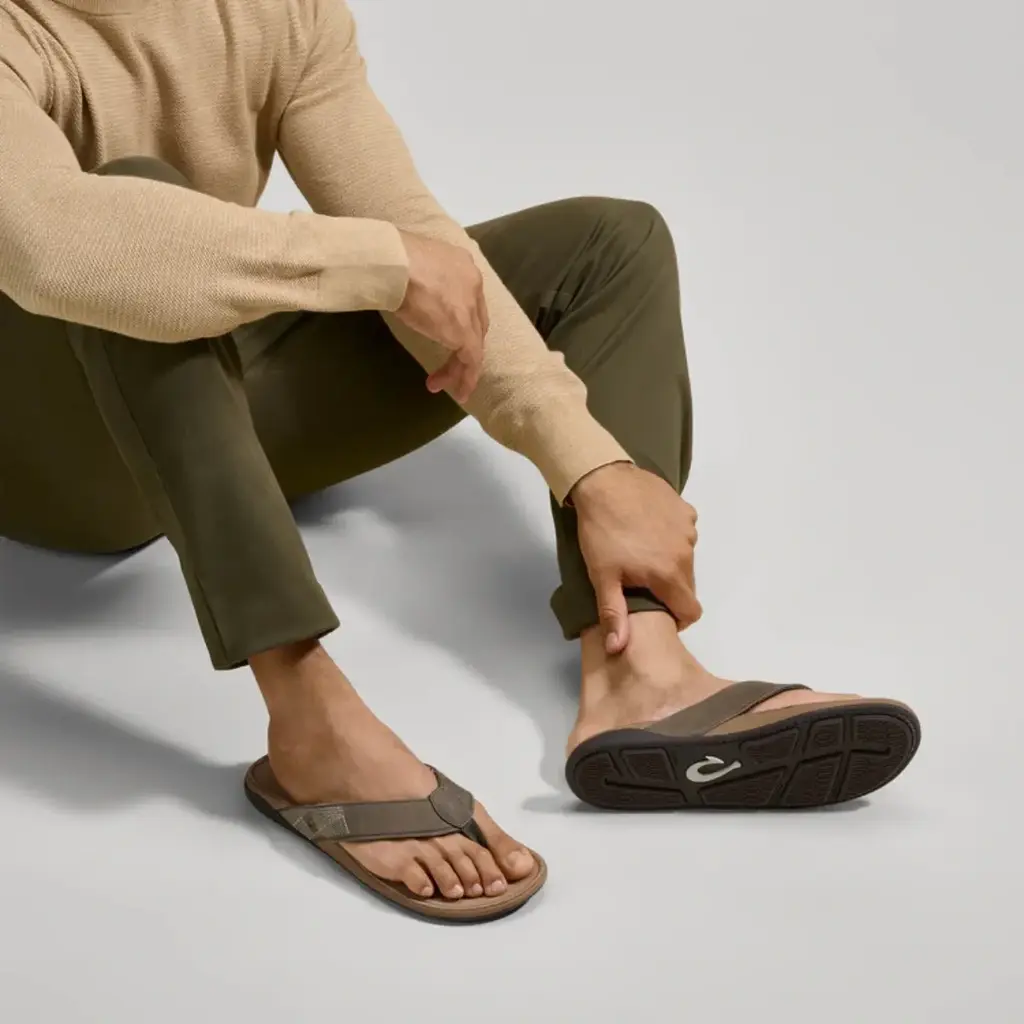 OluKai OluKai Tuahine Men's Waterproof Leather Sandal Hunter / Golden Sand
