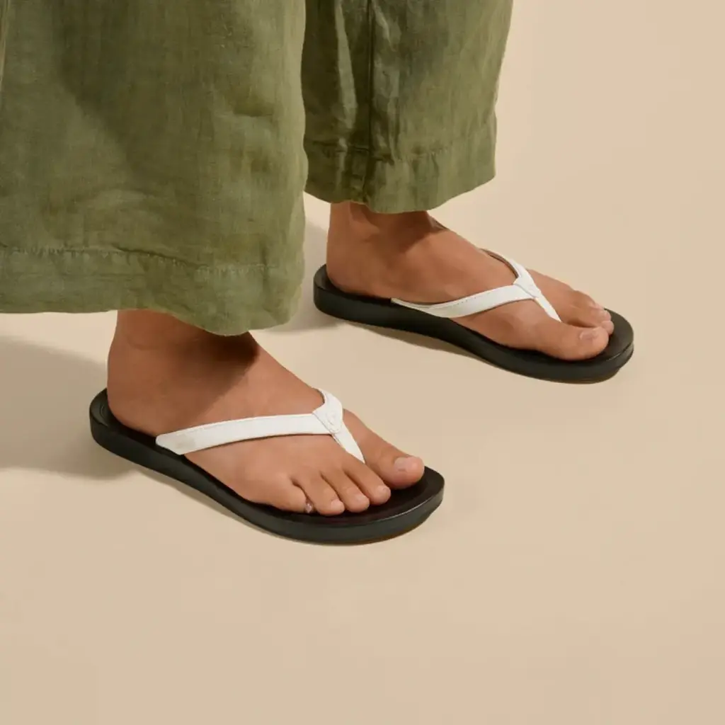 OluKai OluKai ‘Uiki Women's Beach Sandals Bright White / Lava Rock