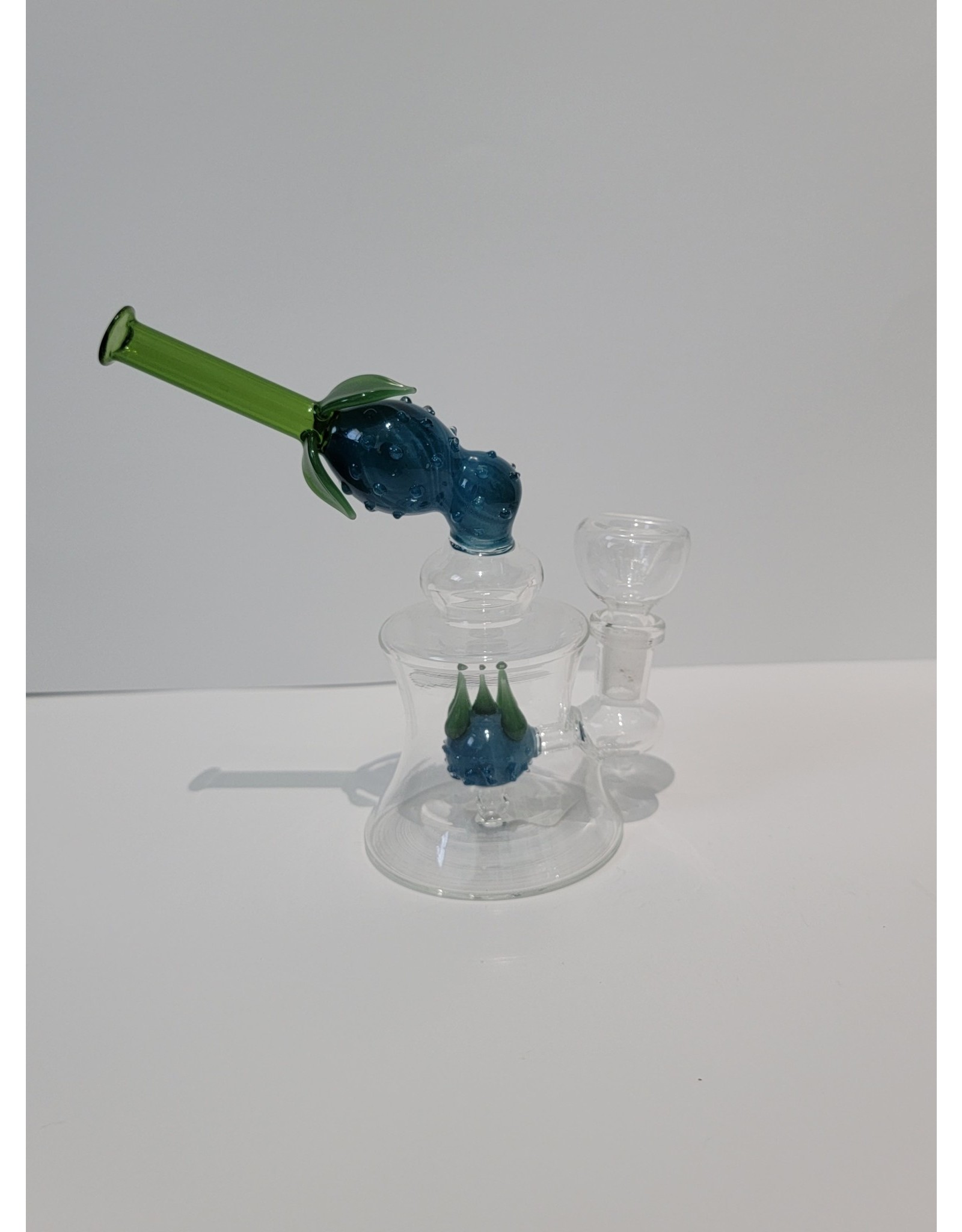 Luv Bud 7" Strawberry Patch Water Pipe- Blue