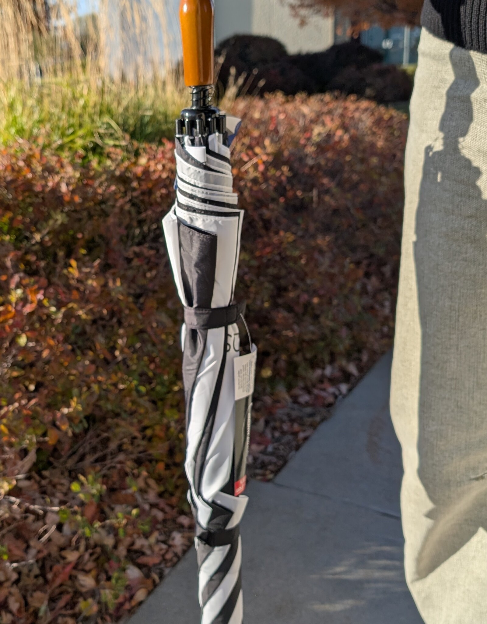 Mobile Pro Shop Umbrella - 62" Checkerboard black & white design