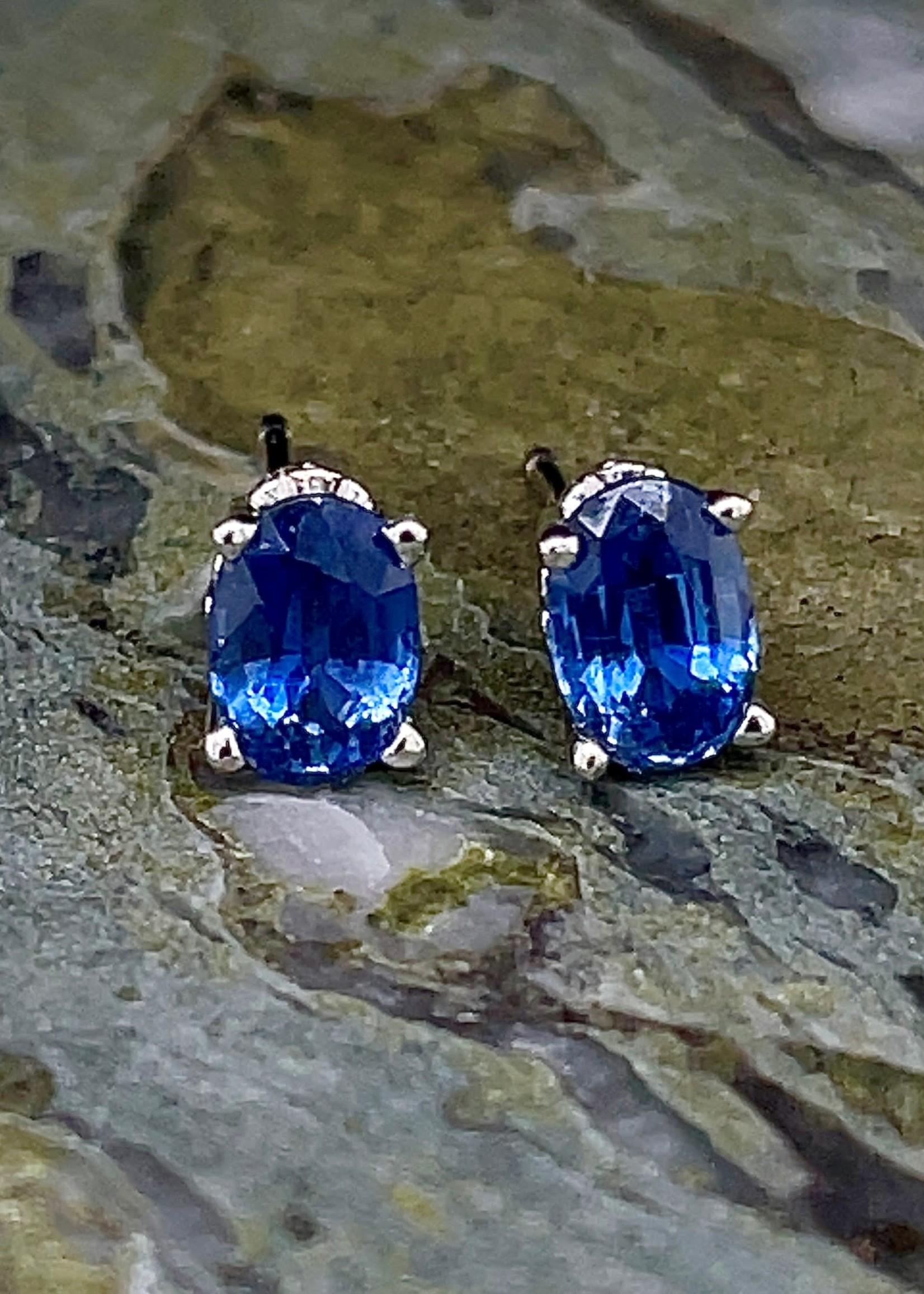 Fire & Facet Signature Blue spinel stud earrings