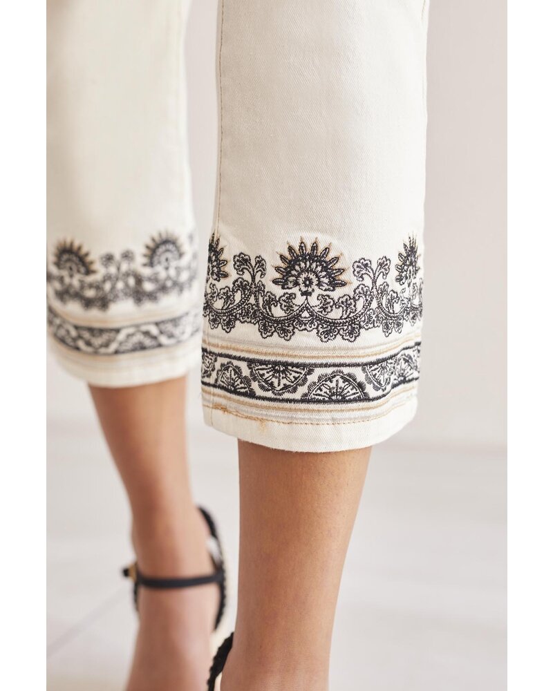 Tribal Tribal Audrey Embroidered Straight Crop Pant