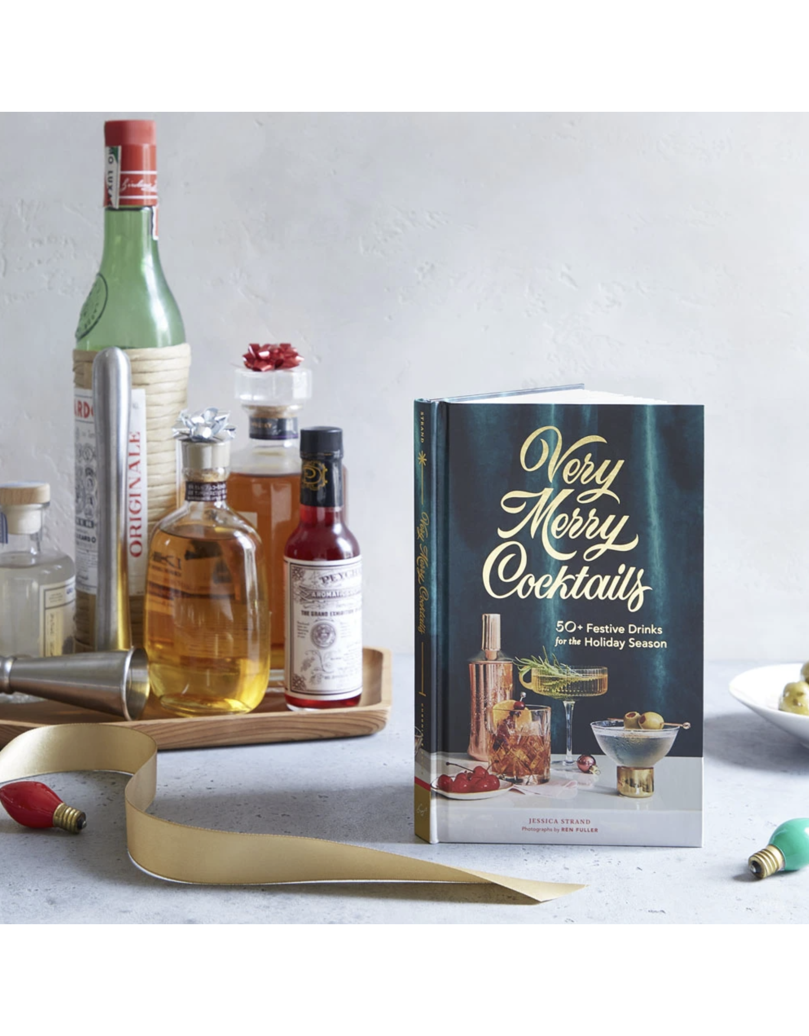 Chronicle Books Very Merry Cocktails