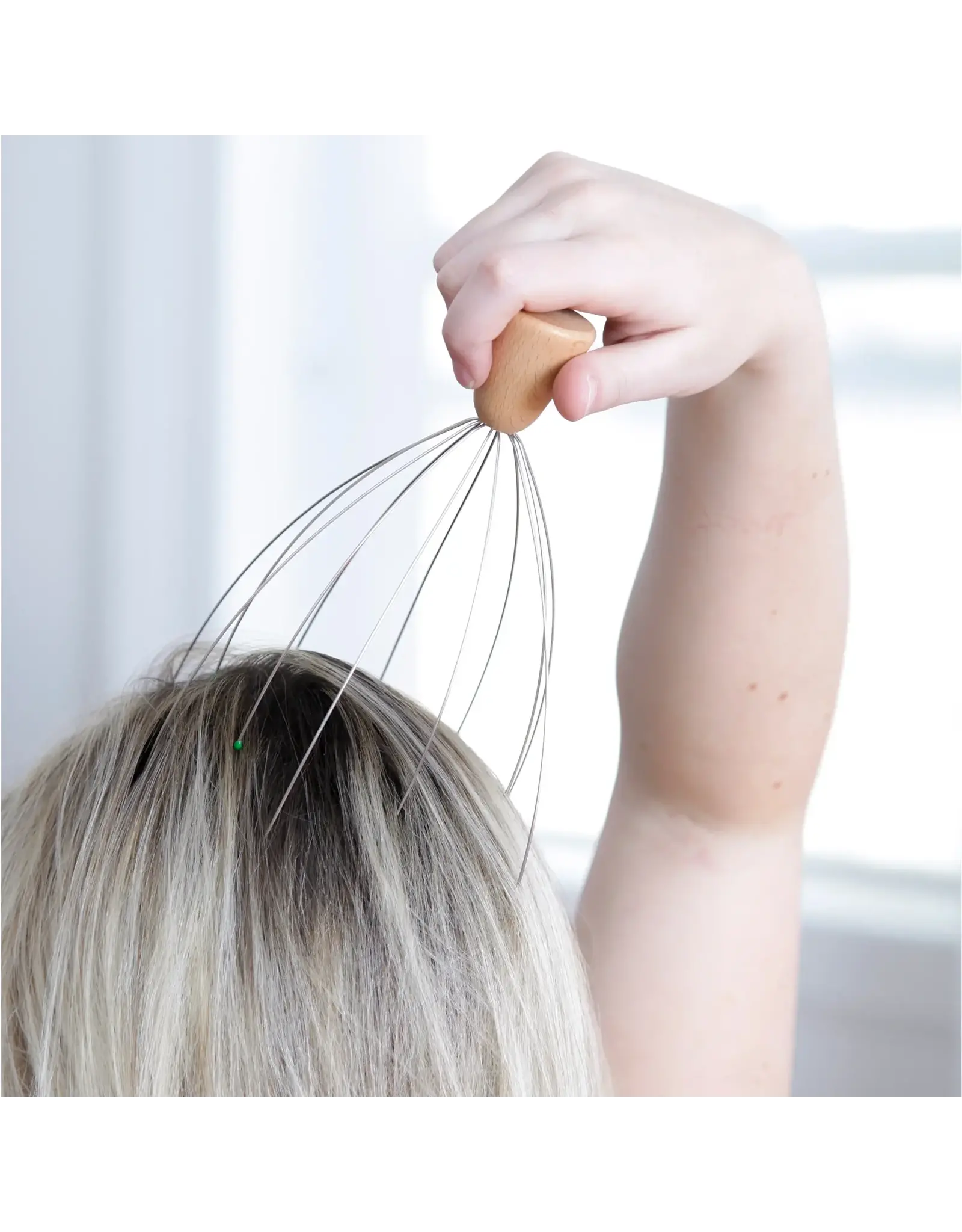 Kikkerland Wooden Stand Head Massager