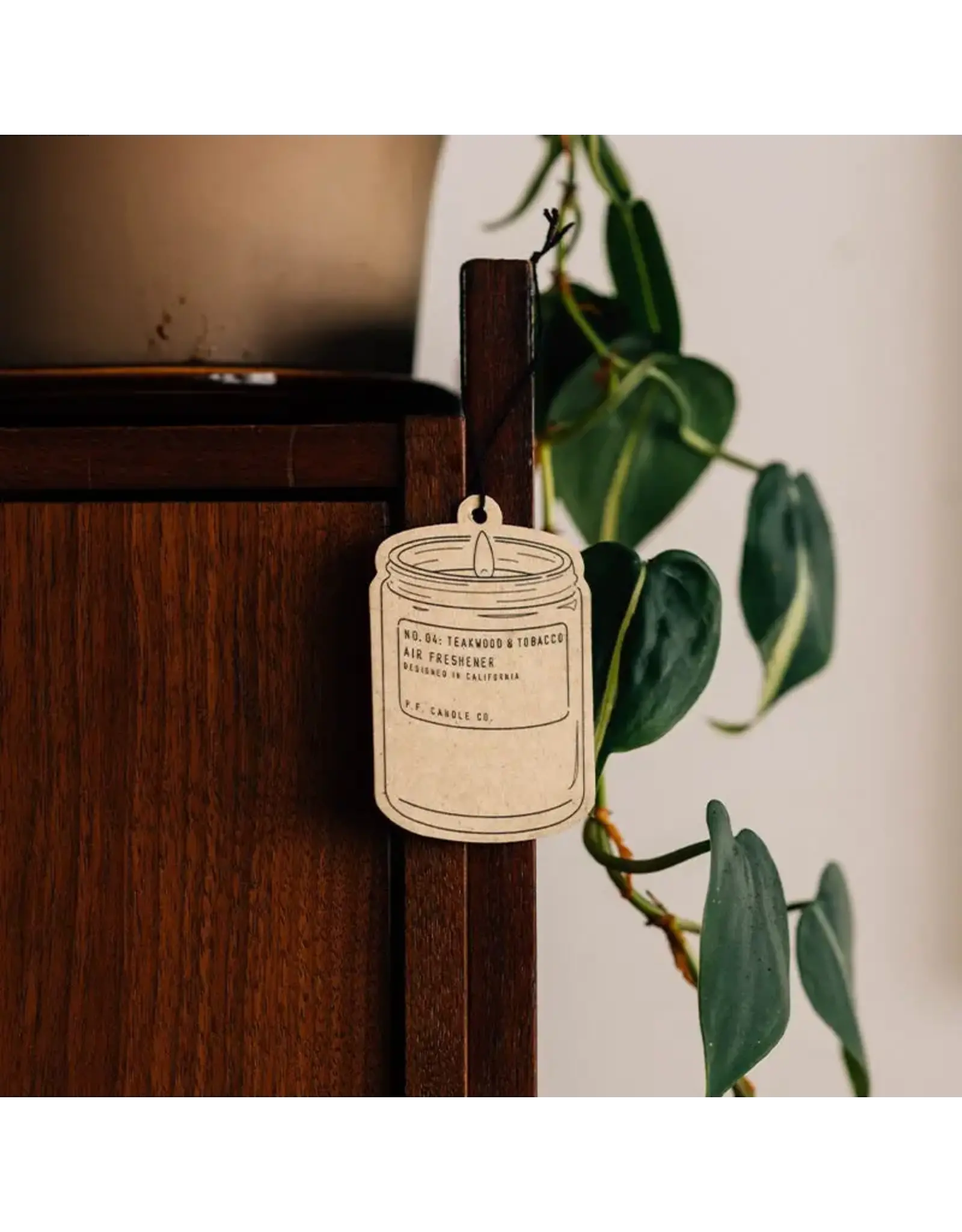 Teakwood & Tobacco– Car Fragrance