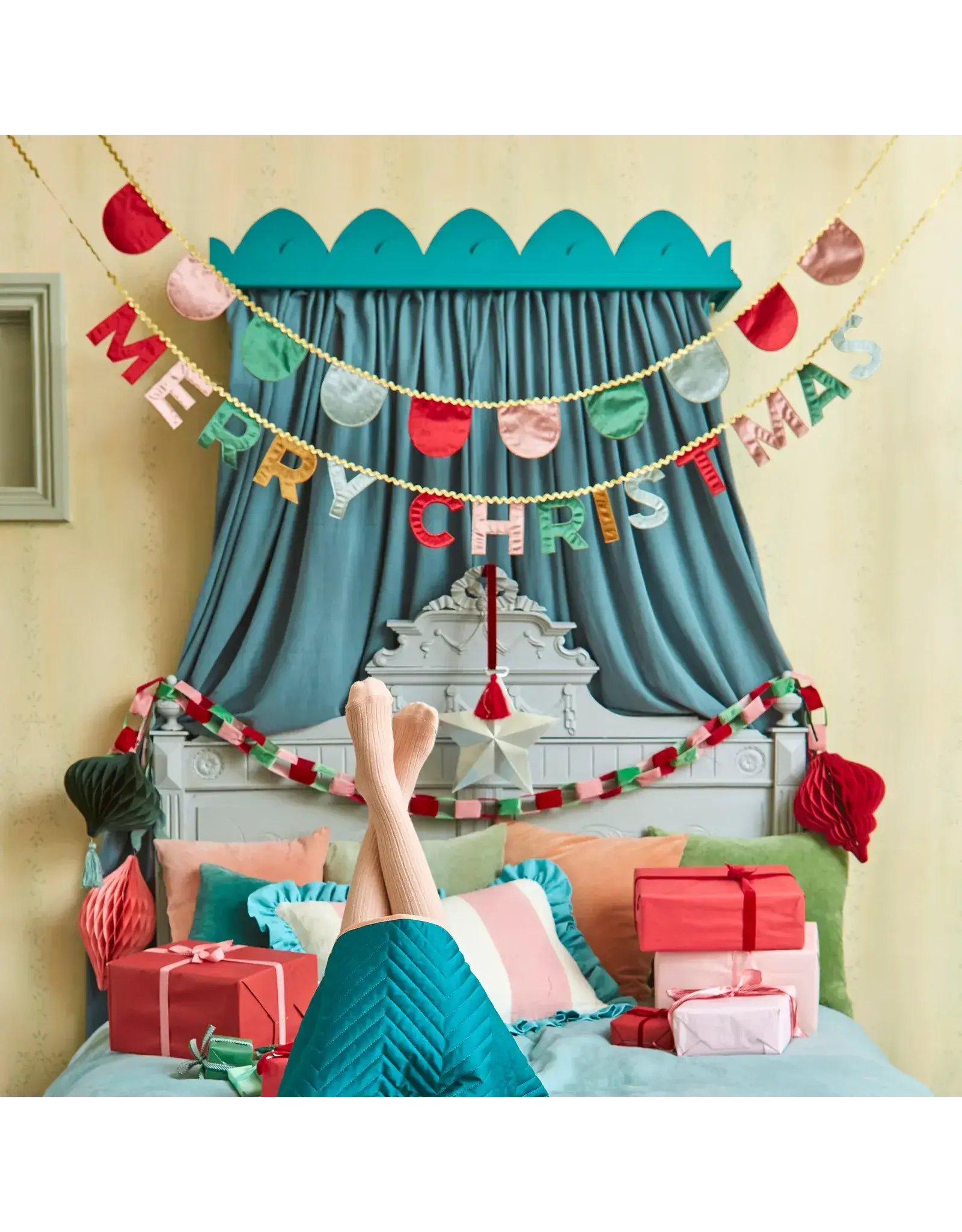 Merry Christmas Velvet Pennant Garland