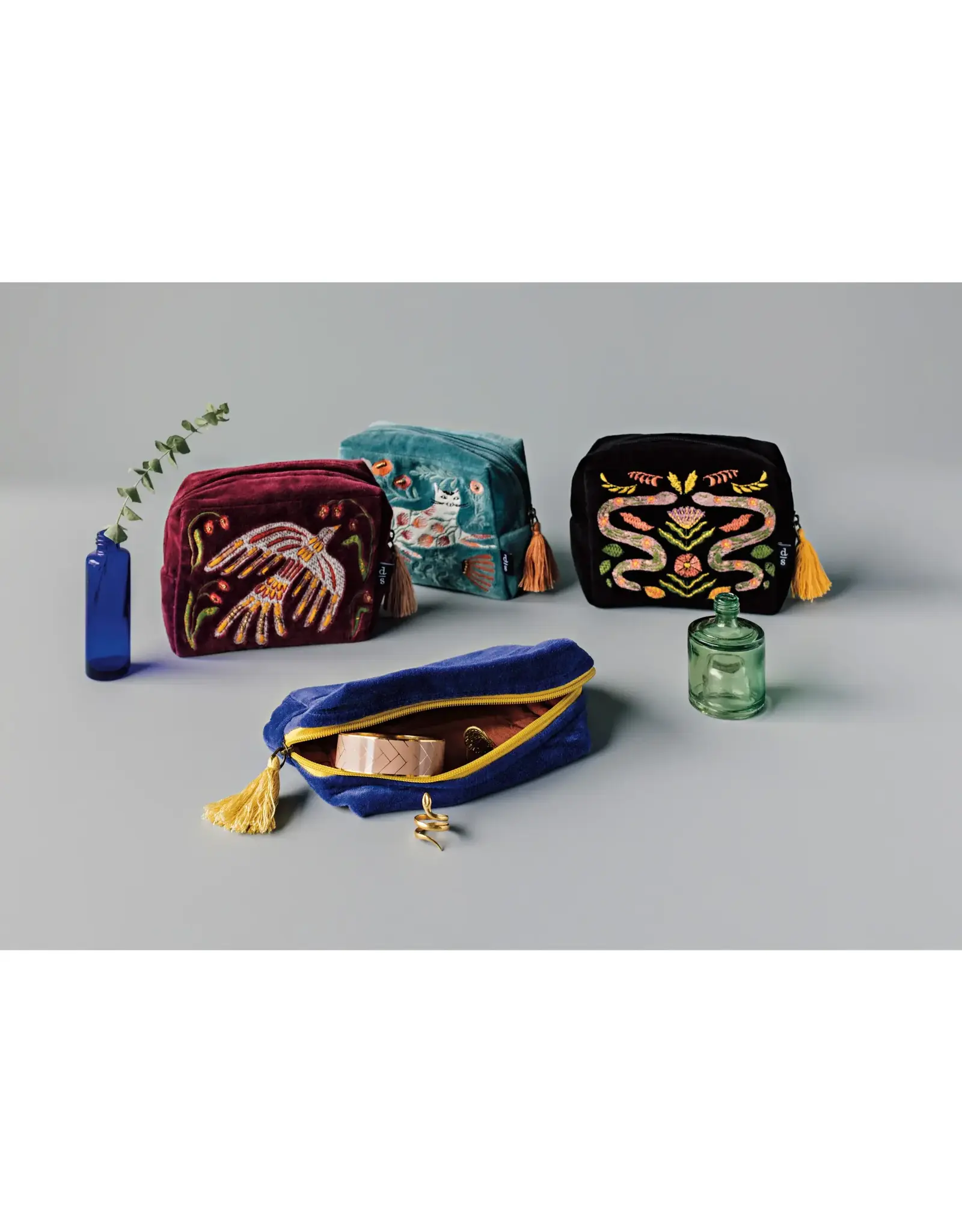 Embroidered Pouch Plume